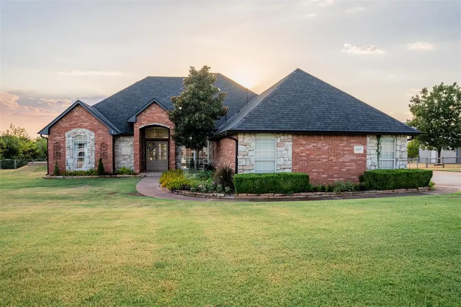 1329 S Southersby DR, Mustang, OK 73064