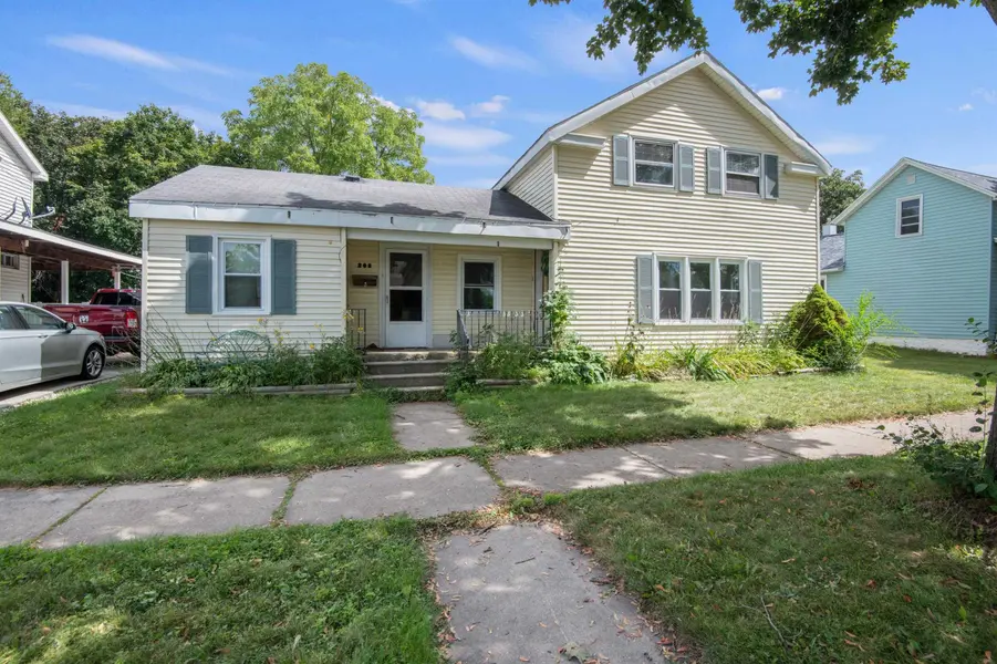 208 N SUPERIOR ST, De Pere, WI 54115-2830