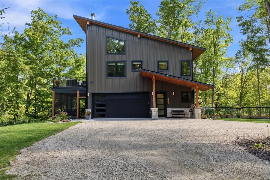 15812 MAC HOLZ LN, Mountain, WI 54149