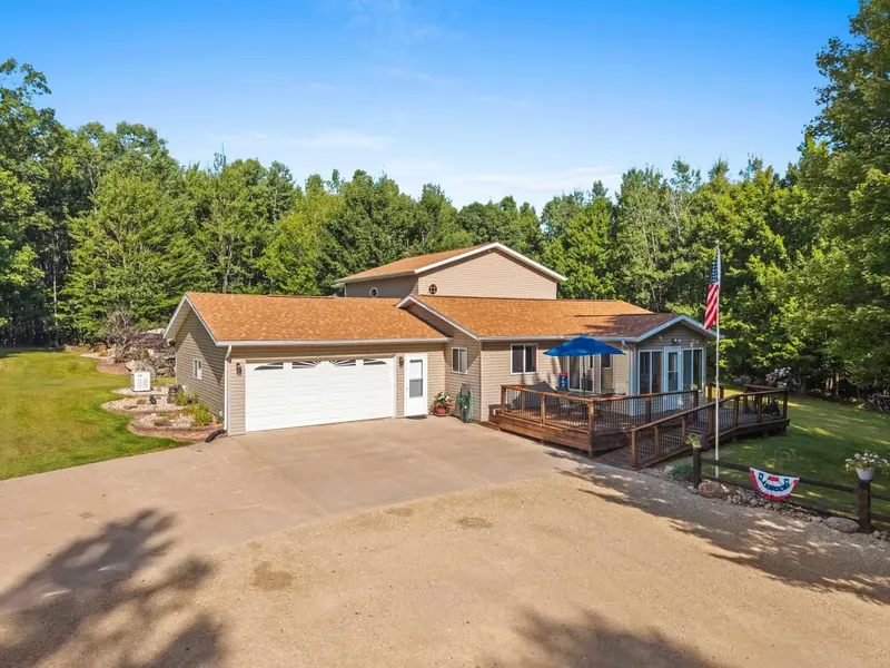 W10614 BENSON LAKE RD, Amberg, WI 54102-9174
