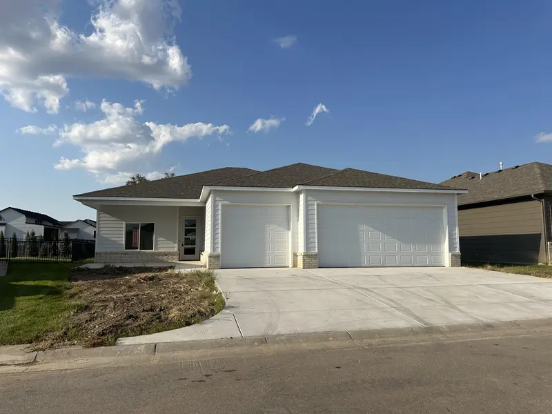 4438 N Sunny Ct, Wichita, KS 67205