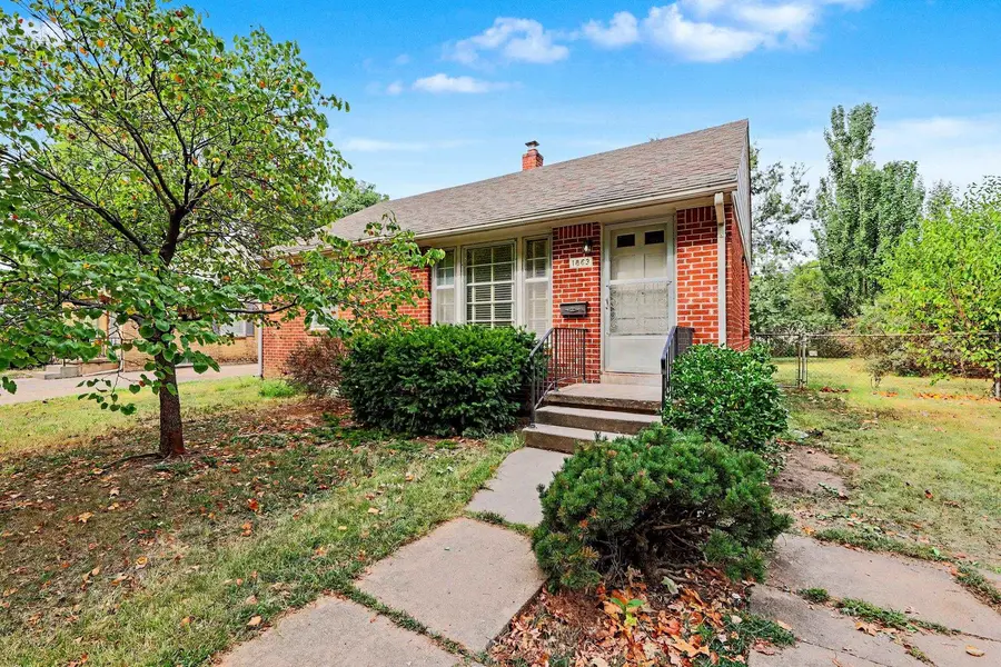 1863 S Parkwood, Wichita, KS 67218
