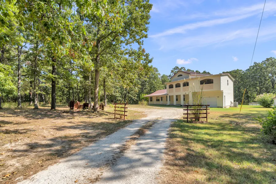 107 Candlewood RD, Buffalo, MO 65622