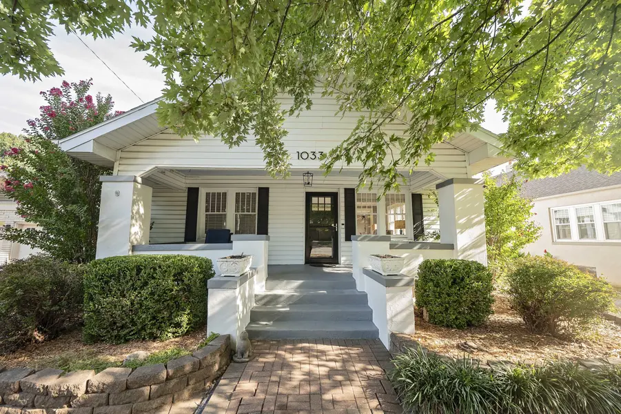1033 E Stanford ST, Springfield, MO 65807