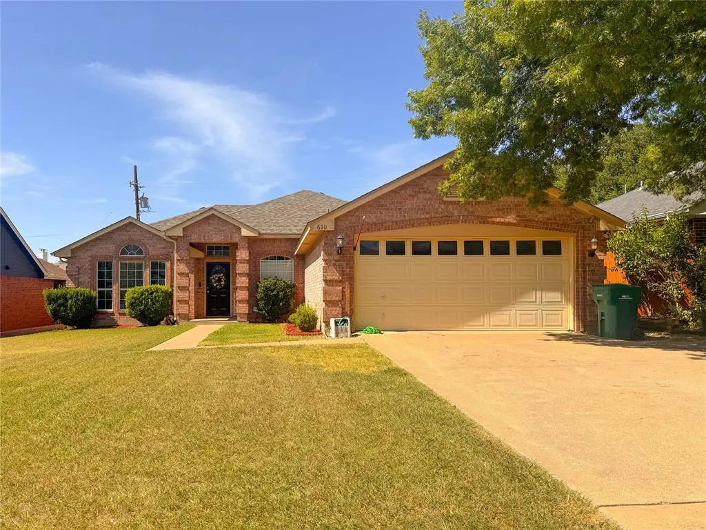 610 Brookside Drive, Cedar Hill, TX 75104
