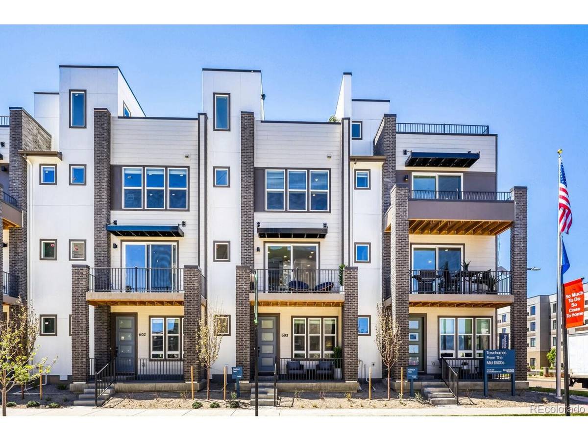 9200 E 47th #403, Denver, CO 80238