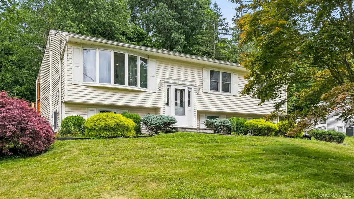 53 Everett RD, Carmel, NY 10512