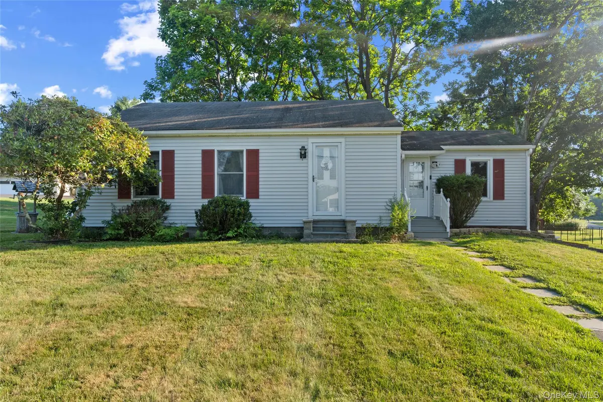 51 Mills RD, Walden, NY 12586