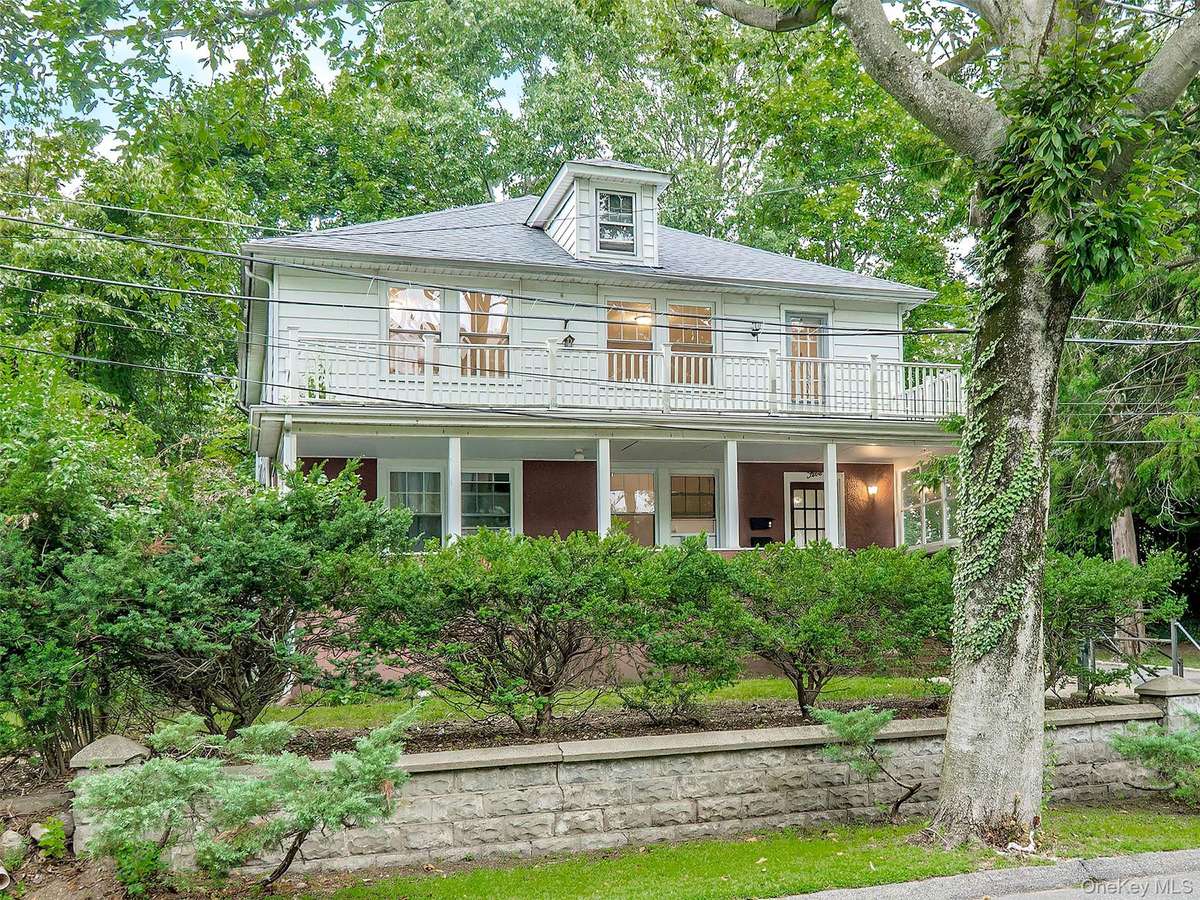 5 Titus RD #2, Glen Cove, NY 11542
