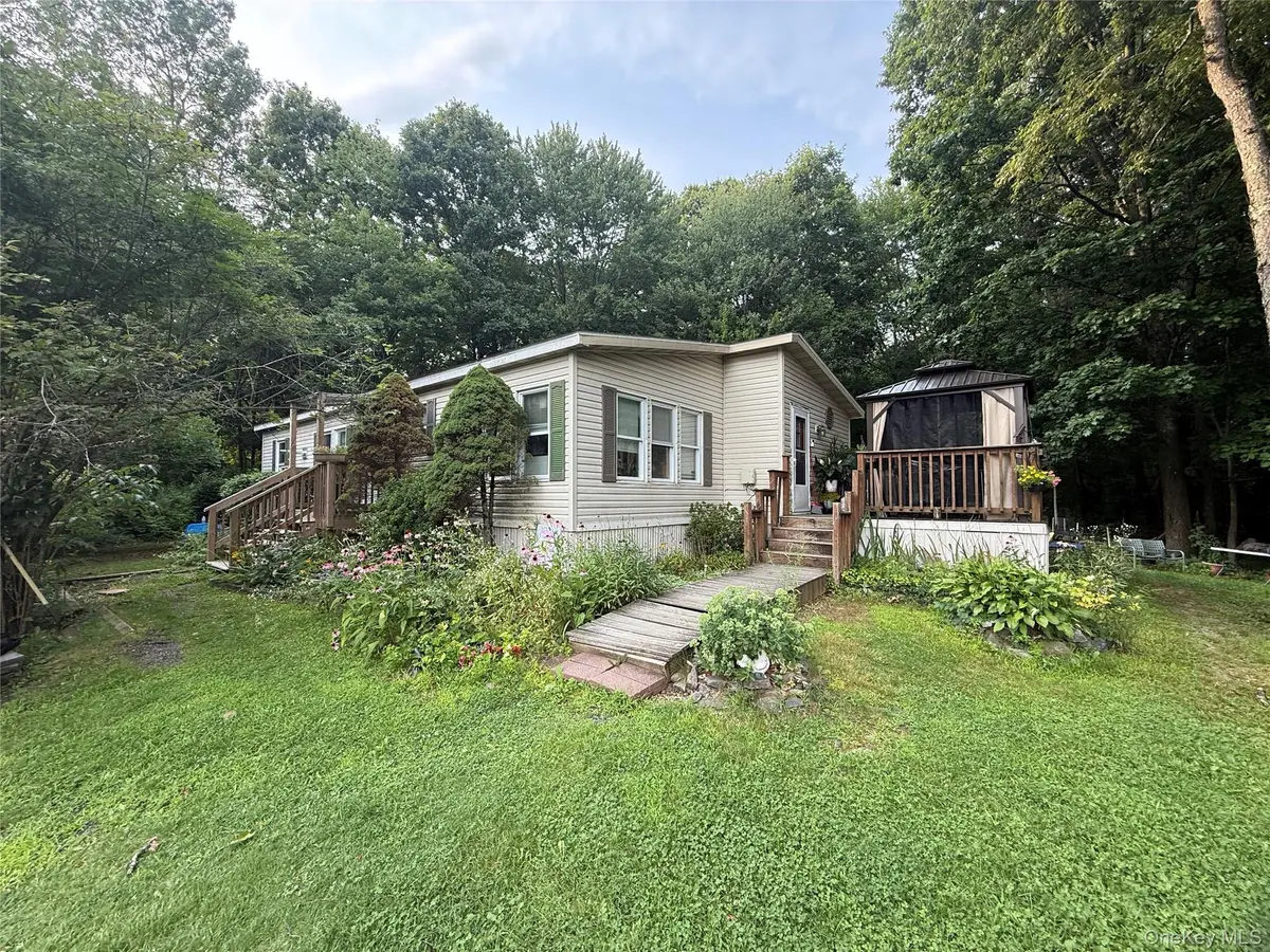 39 Depew PARK, Plattekill, NY 12589