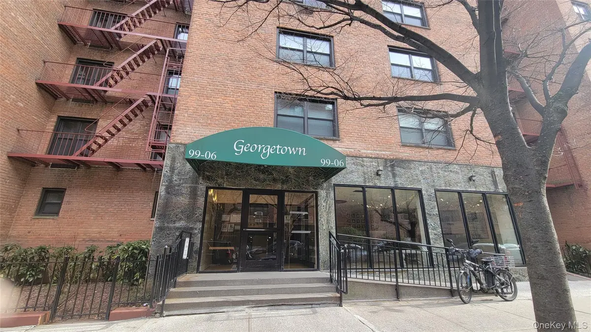 99-06 58 AVE #2F, Corona, NY 11368