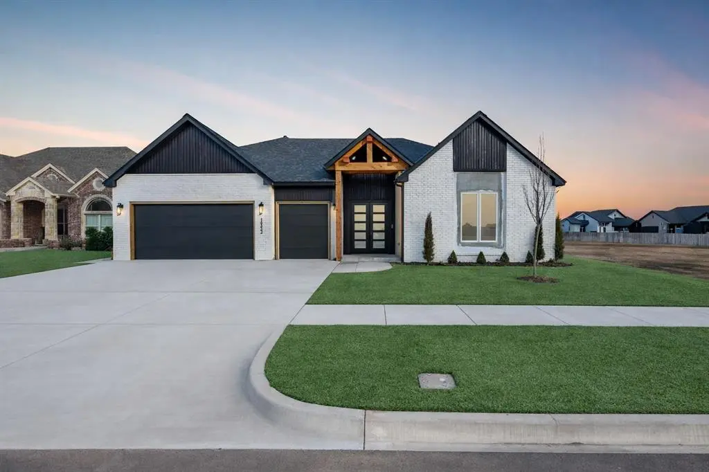 15432 Capri LN, Edmond, OK 73013