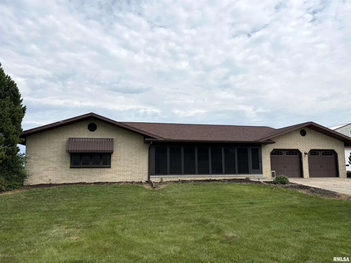 18067 DEE MAC RD, Mackinaw, IL 61755