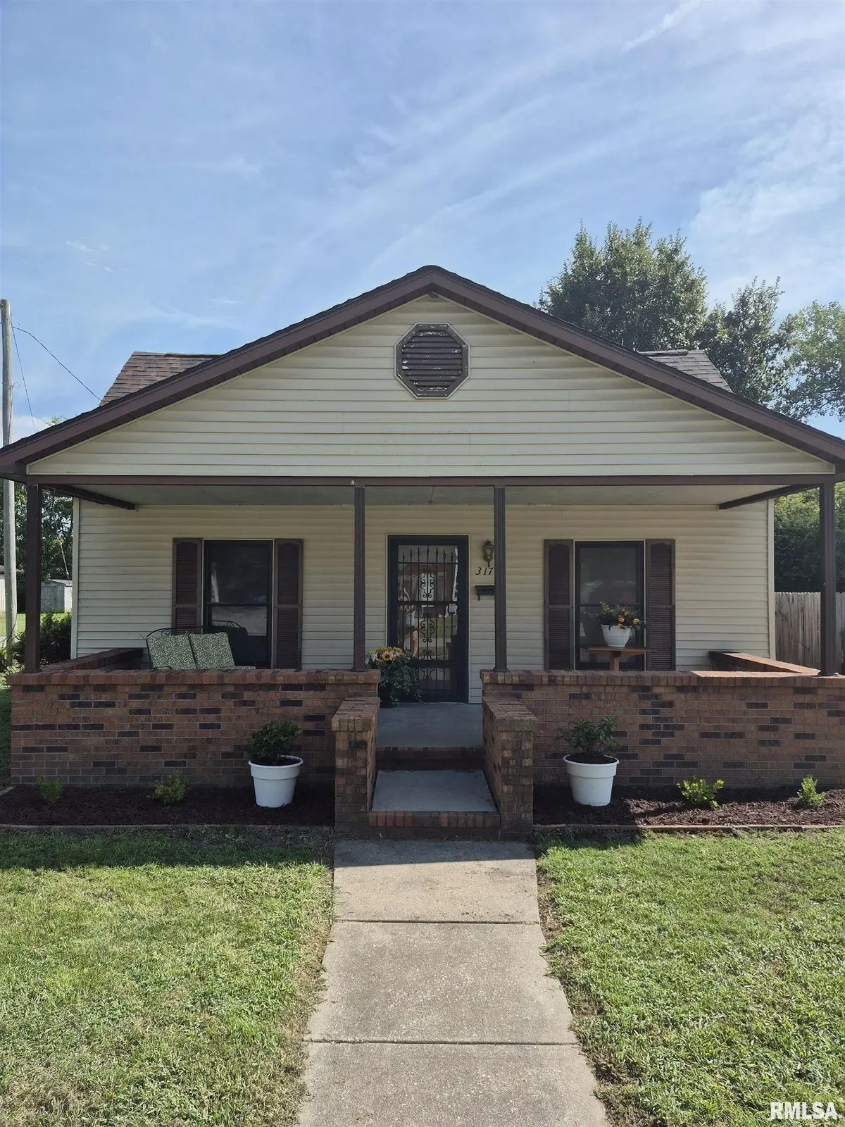 317 E FRANKLIN ST, Duquoin, IL 62832