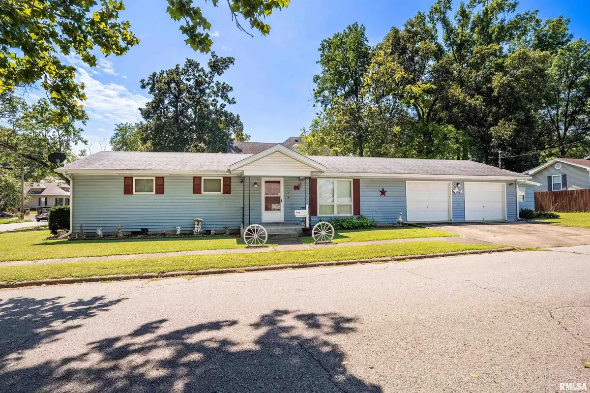 307 W Ogara ST, Harrisburg, IL 62946