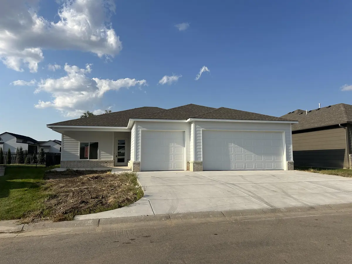 4438 N Sunny Ct, Wichita, KS 67205