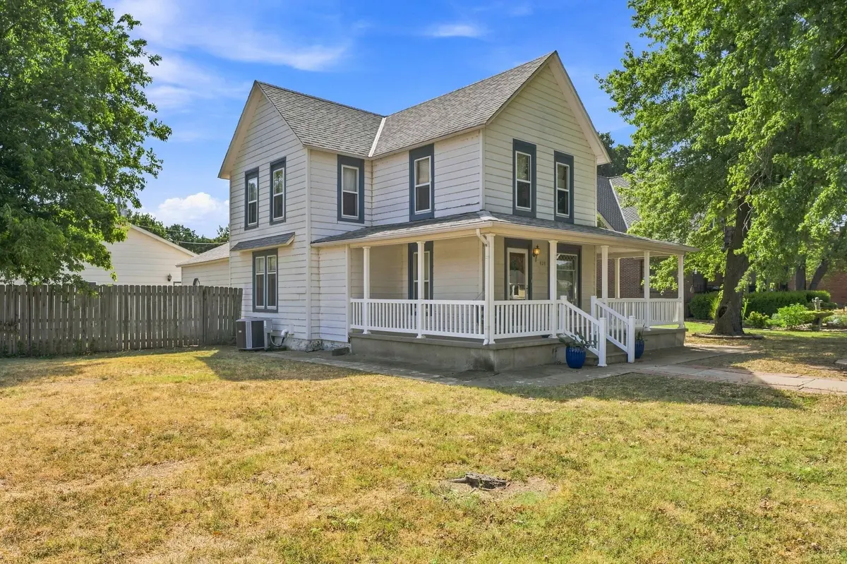 428 N Main St, Andale, KS 67001