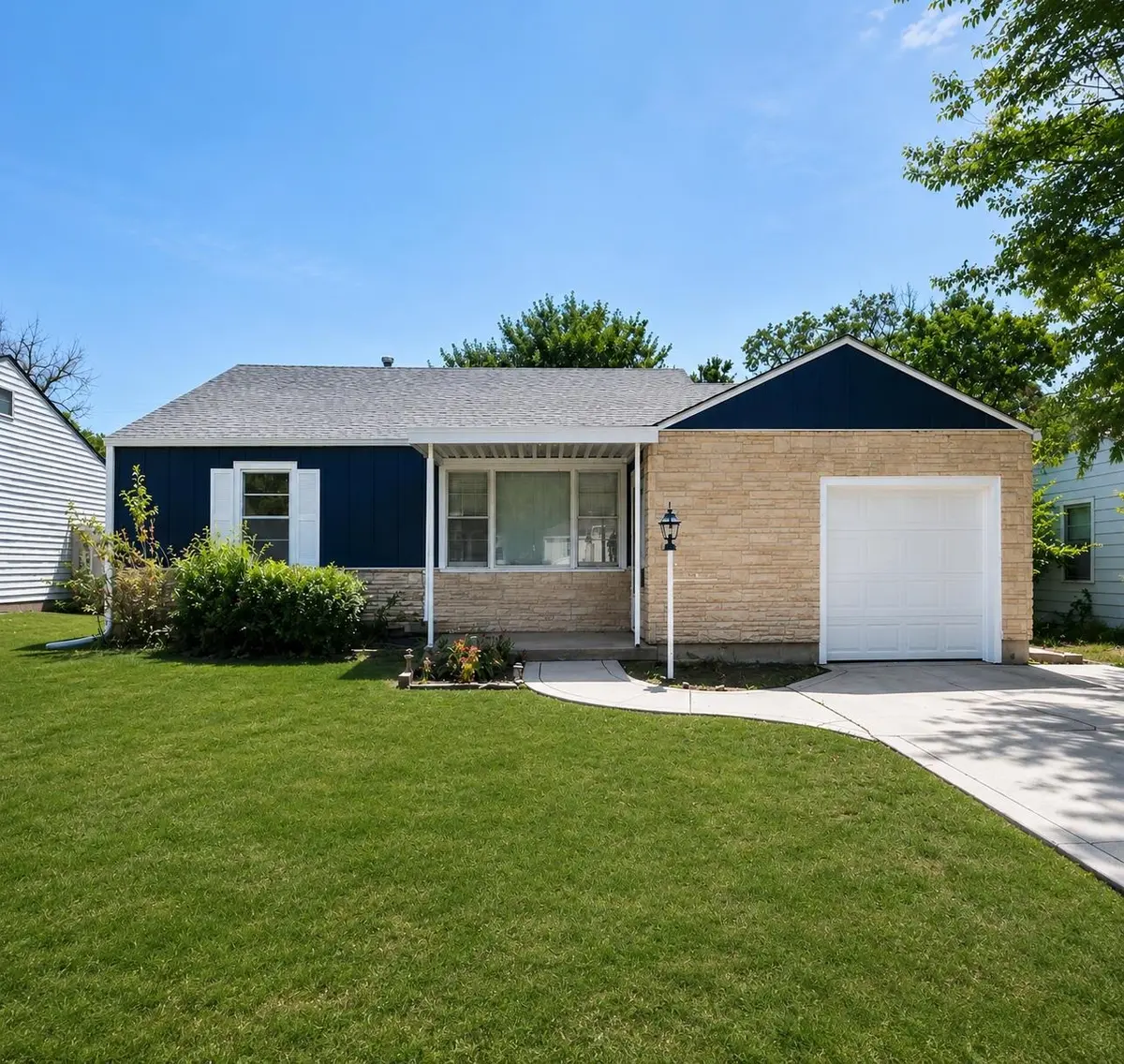 3609 E Countryside Plz, Wichita, KS 67218
