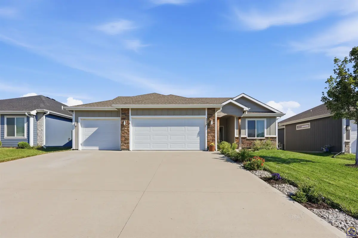 2608 E 26th TER, Lawrence, KS 66046