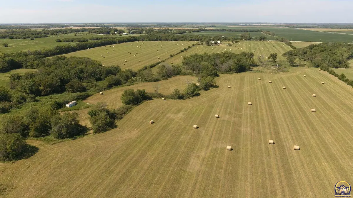 1873 Road 110, Hartford, KS 66854