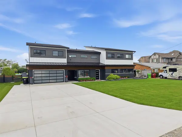 37645 Lakeville ST, Harrison Charter Township, MI 48045