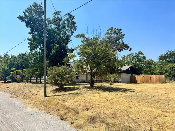 603 N Pearl Street, Comanche, TX 76442