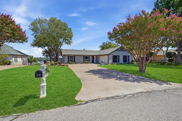 5123 Fairway Circle, Granbury, TX 76049