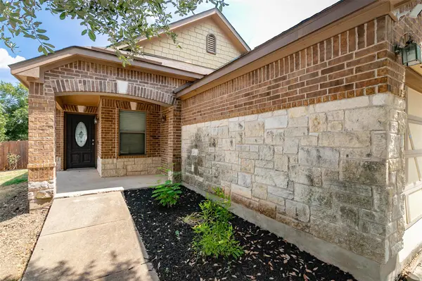 8801 Edmundsbury DR, Austin, TX 78747