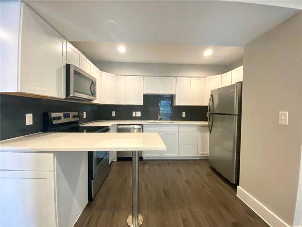 935 La Posada DR #141, Austin, TX 78752