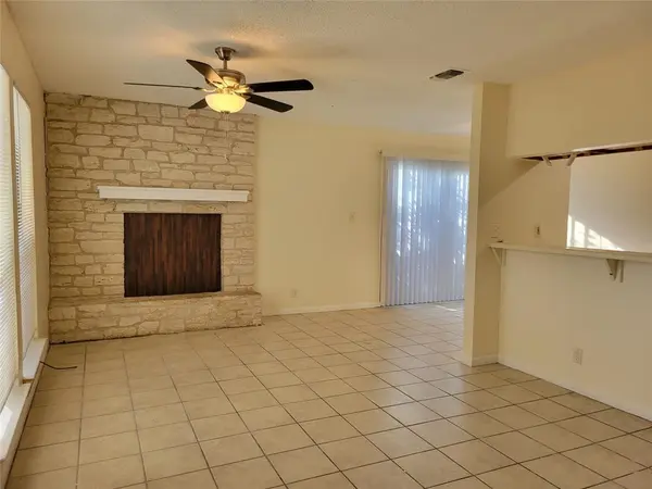 2804 Bull RUN #A, Taylor, TX 76574