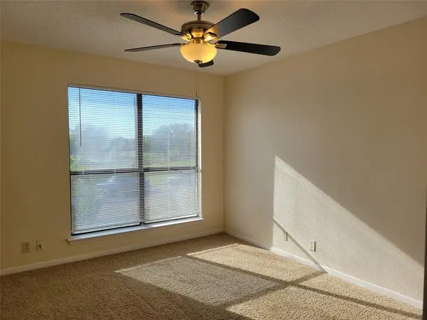 2804 Bull RUN #A, Taylor, TX 76574