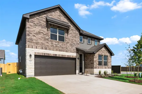 200 Willow Heights DR, Hutto, TX 78634