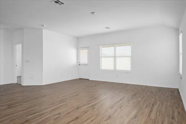 104 VINTAGE DR, San Marcos, TX 78666