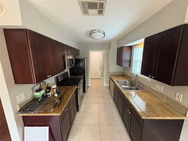 10106 Missel Thrush DR, Austin, TX 78750