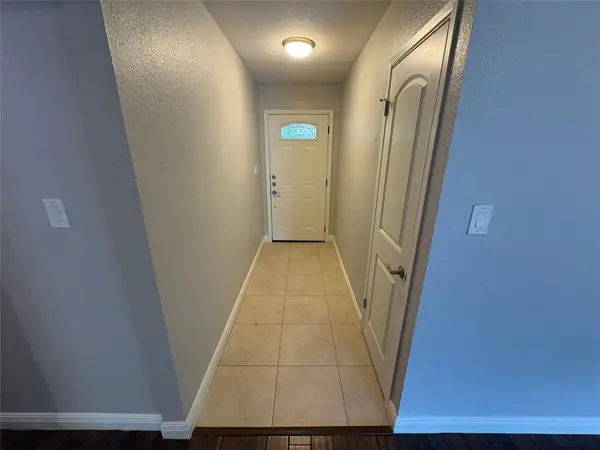 10106 Missel Thrush DR, Austin, TX 78750