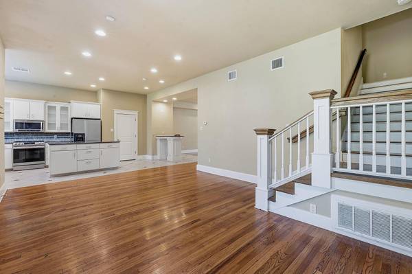 1305 Cometa ST, Austin, TX 78721