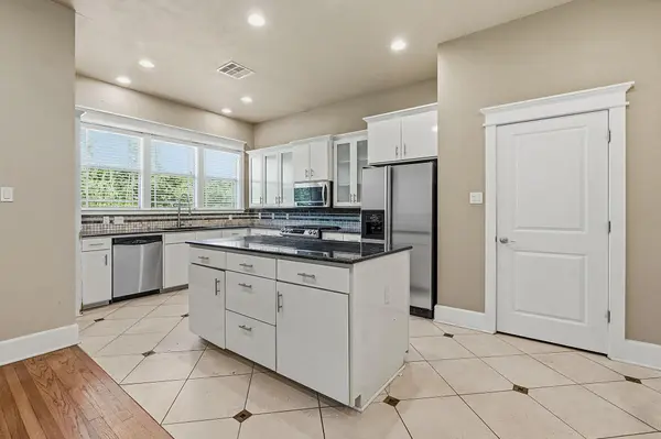 1305 Cometa ST, Austin, TX 78721
