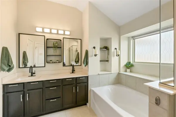 227 Biscayne Bay BND, Kyle, TX 78640