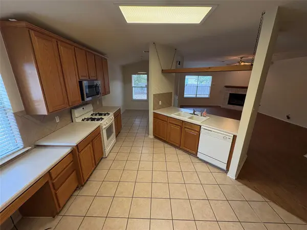 2100 Mir Woods DR, Leander, TX 78641