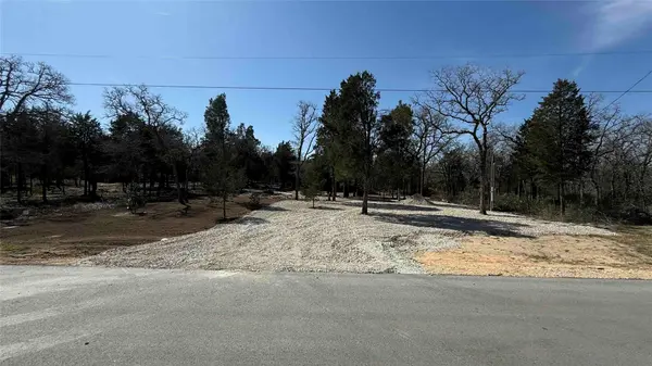 113 Las Alturas DR, Elgin, TX 78621