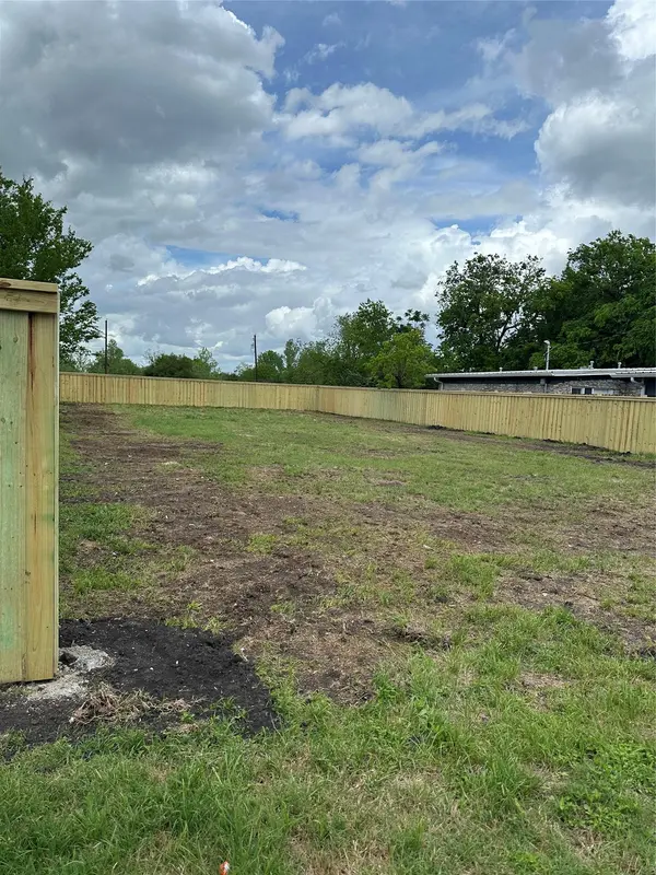 1310 Marshall ST, Taylor, TX 76574