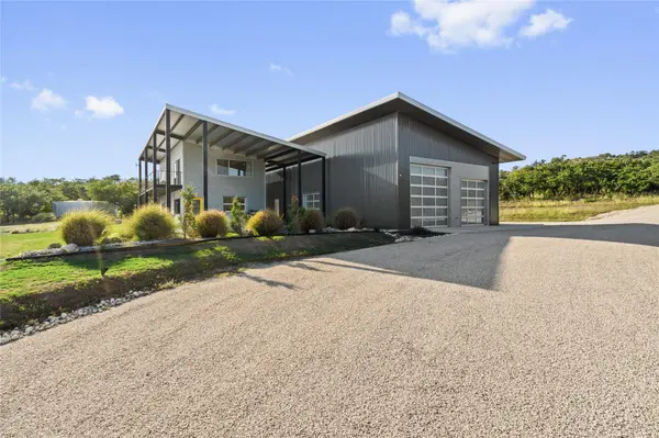370 Gray Wolf, Blanco, TX 78606
