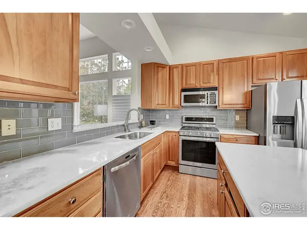 2740 meadow mountain, Lafayette, CO 80026
