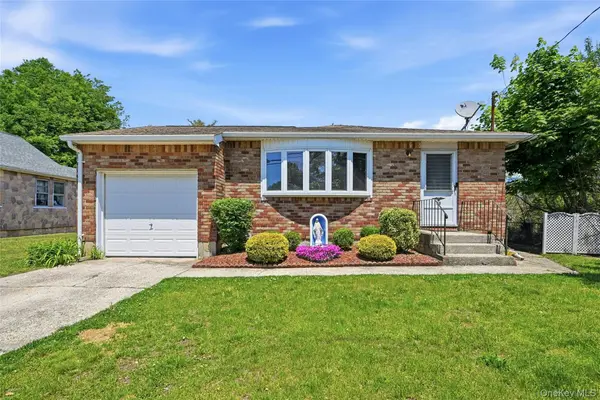 98 Evergreen AVE,  Bethpage,  NY 11714