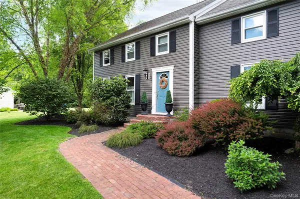 3 Heathbrook DR, Poughkeepsie, NY 12603