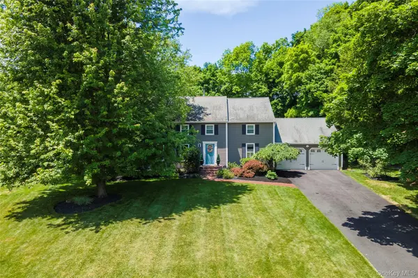 3 Heathbrook DR, Poughkeepsie, NY 12603