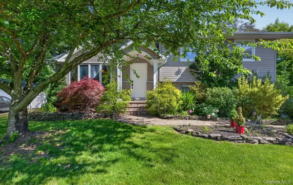 137 Ketay DR, East Northport, NY 11731