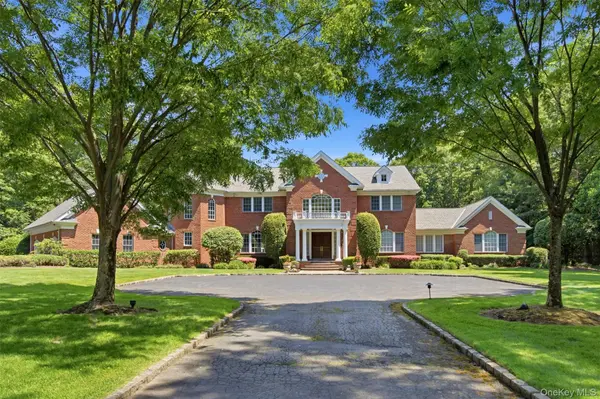 7 Fairway CT, Upper Brookville, NY 11771