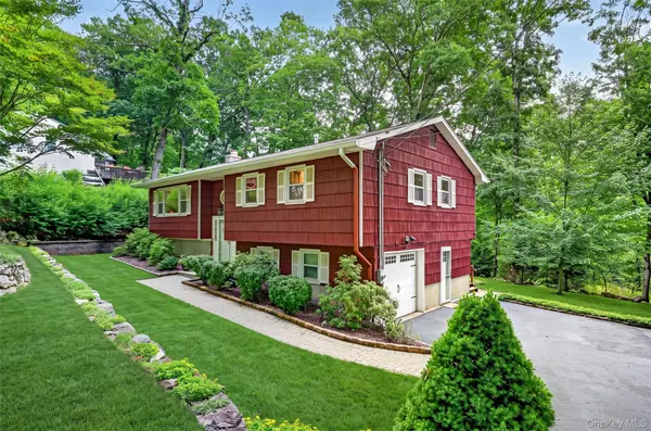 3 Hazelwood RD, Sloatsburg, NY 10974