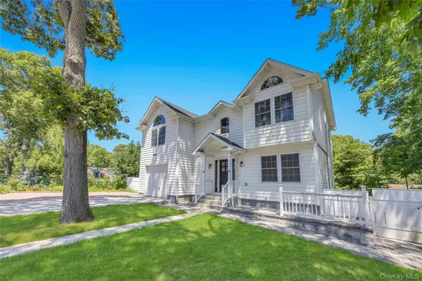 71 Penn ST, Lake Grove, NY 11755